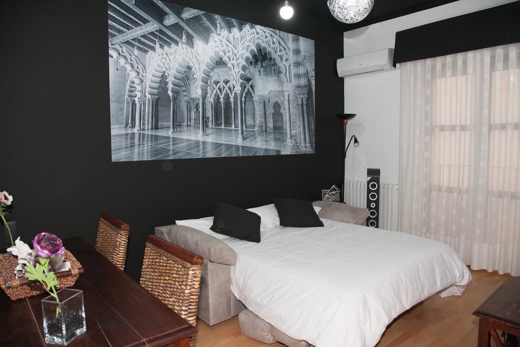 Apartamento Lucero Dos Catedrales Zaragoza Exterior foto